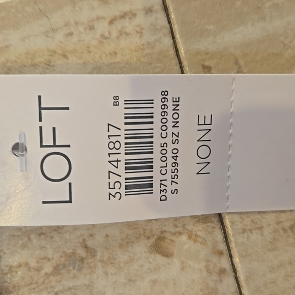 New LOFT Stylish Pastel Knit Scarf - Picture 2 of 7